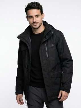 The North Face Men's Black Hooded Ski And Snowboard Jacket #winter #winterjacket